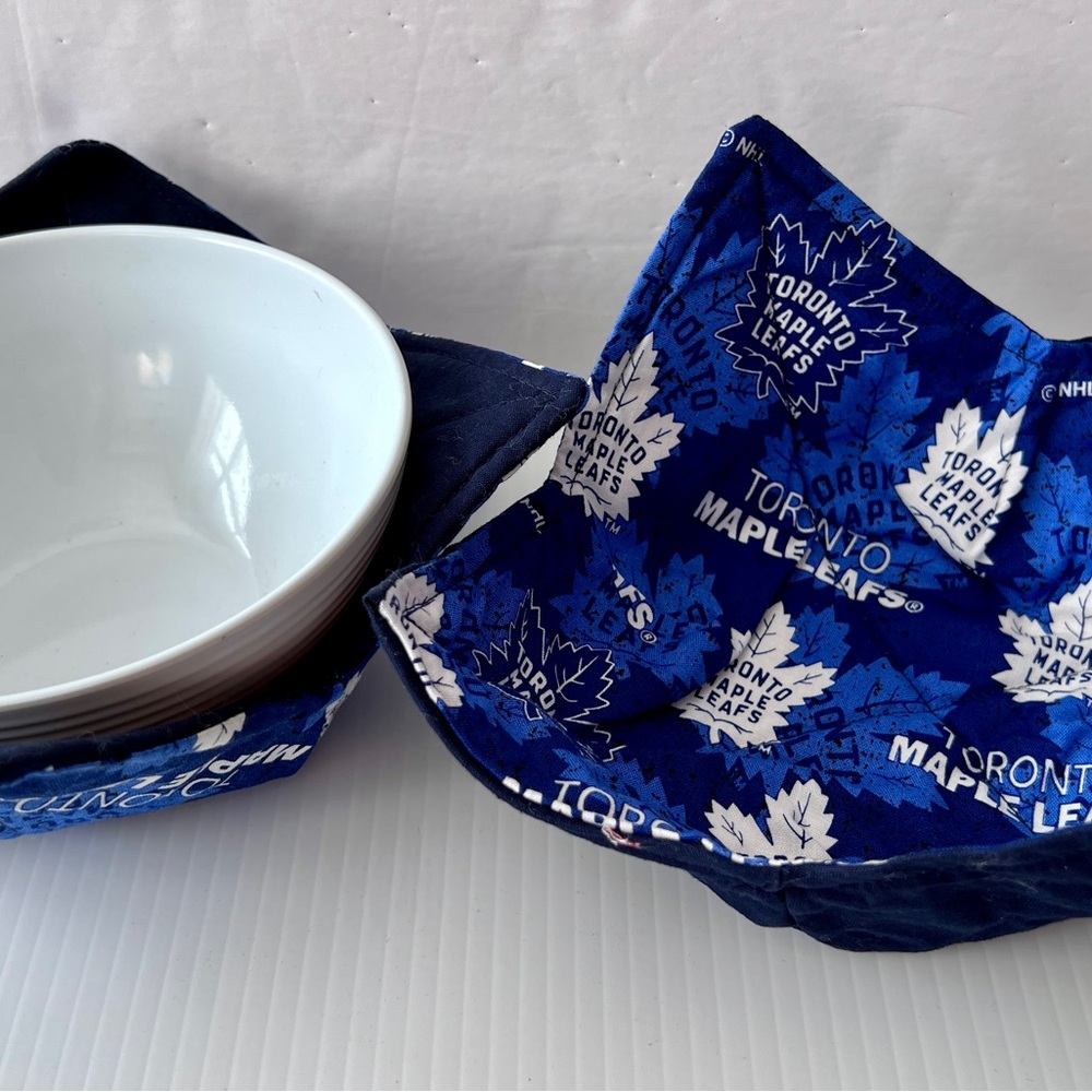 Hockey Team Bowl Cozy - Toronto Maple Leafs